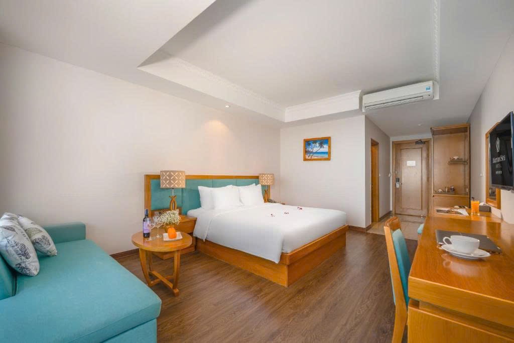 z6669738647503_7e2c20be1c3254cd898b9a49e9cf8f8b-min