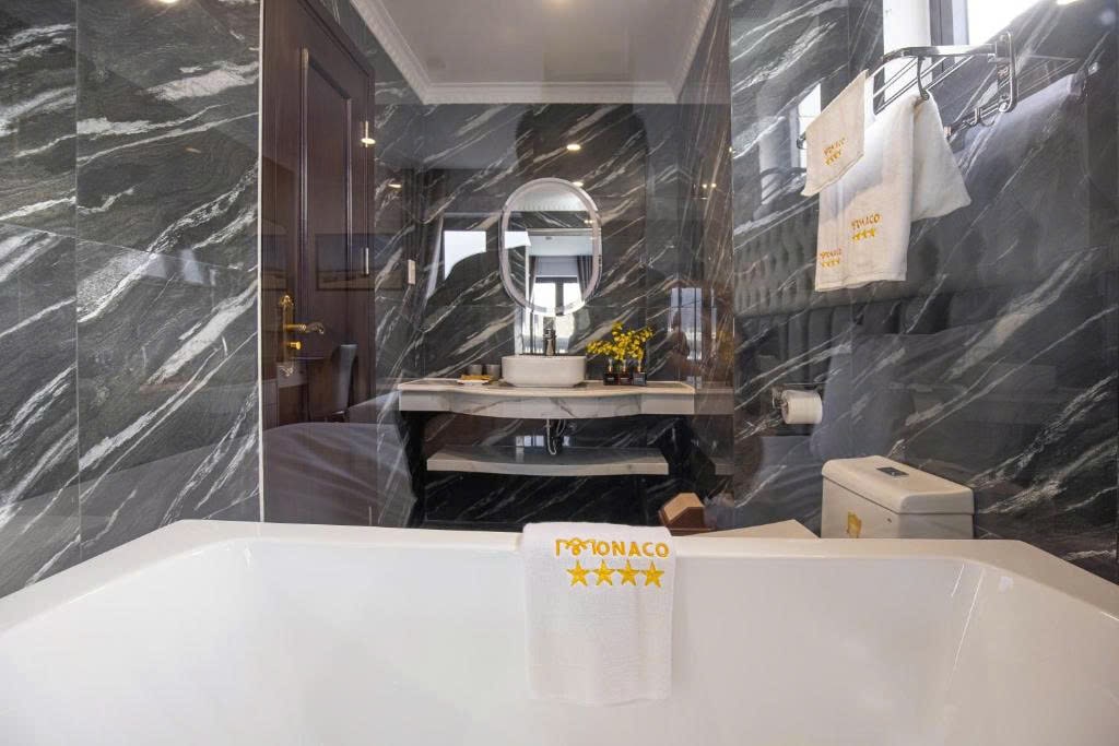 z6858368330428_a2e45213dc5c9f244dd84b2fa5417811-min