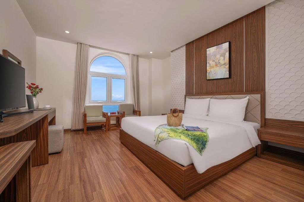 z6905246866806_1aa9d66fa89994bbebcc616abc0cc0ad-min