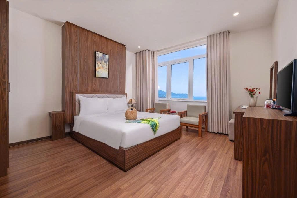 z6905246866848_644bc6fe898e4303abbac51dc23c784e-min