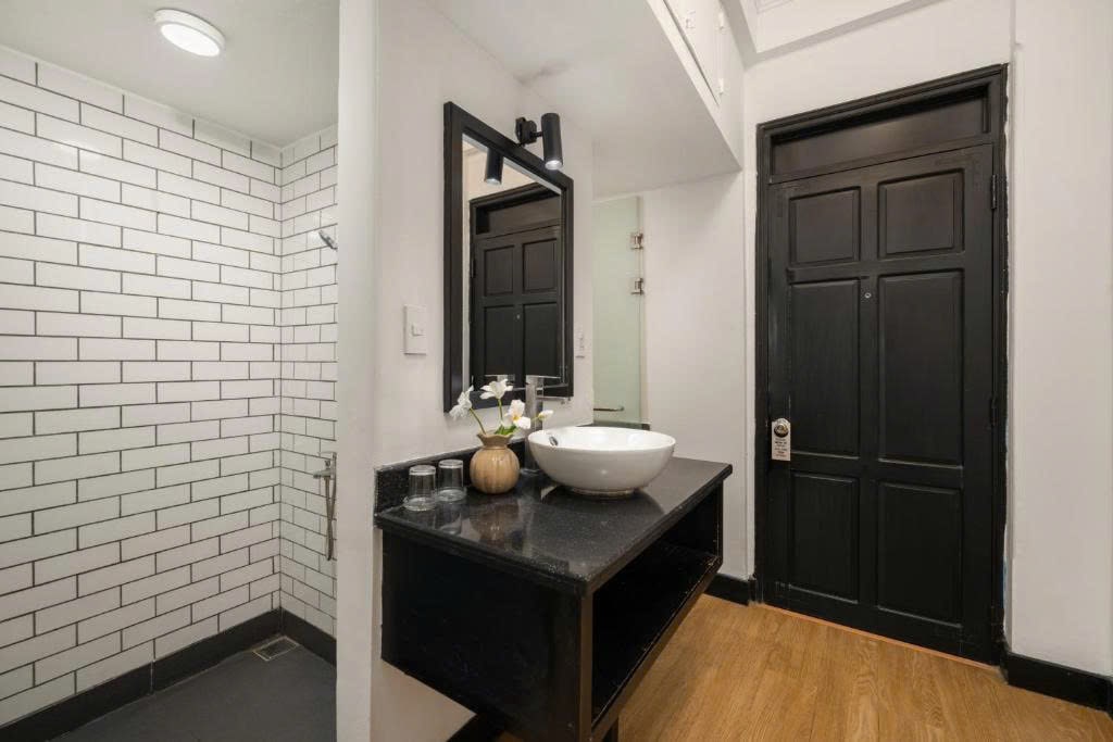 z6918081125959_2a00a8f9e20d10f811de7f25e48e487f-min