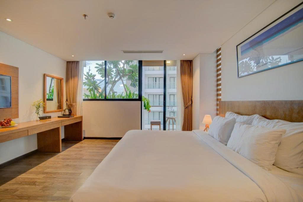 z6918092969356_932e932ec718900c0911f4d591ea810b-min