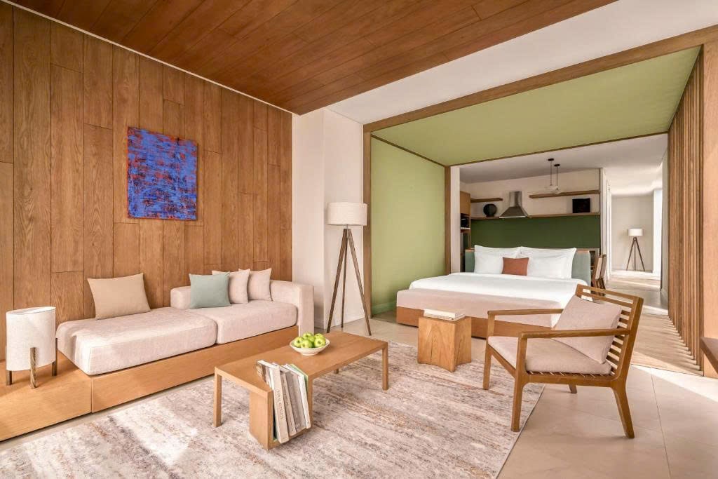 z6928769794639_4de2b6a460507bbcba8b383b09bd6e7b-min