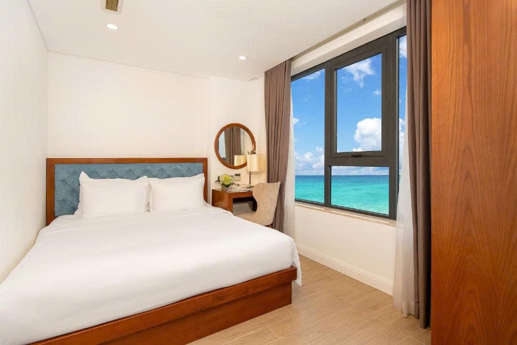 z6941796393232_ba09874132733f1c50a3109956356929-min