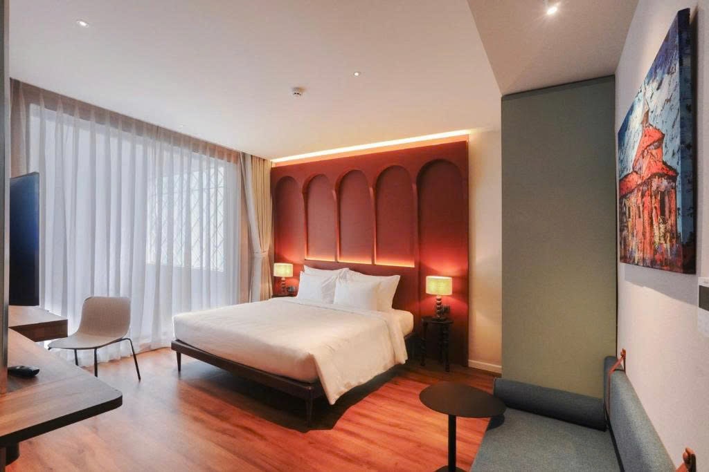 z7013020936562_7a3a58313ef884be251bafb9bd13359f-min