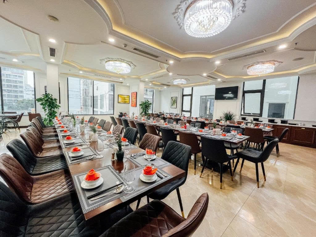 z7013026763192_7857d7b5fd302b25d0d2d9230cefc23f-min