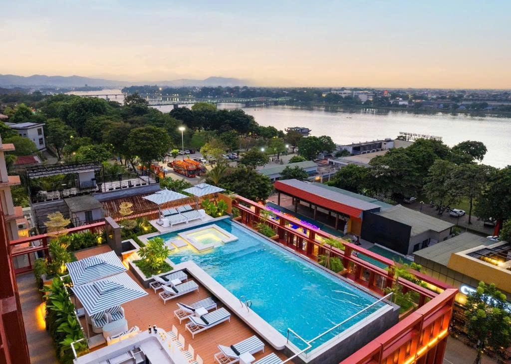 z7044226937199_0ae0c00ee3dbcb2fbe0f7df5894d3dcf-min