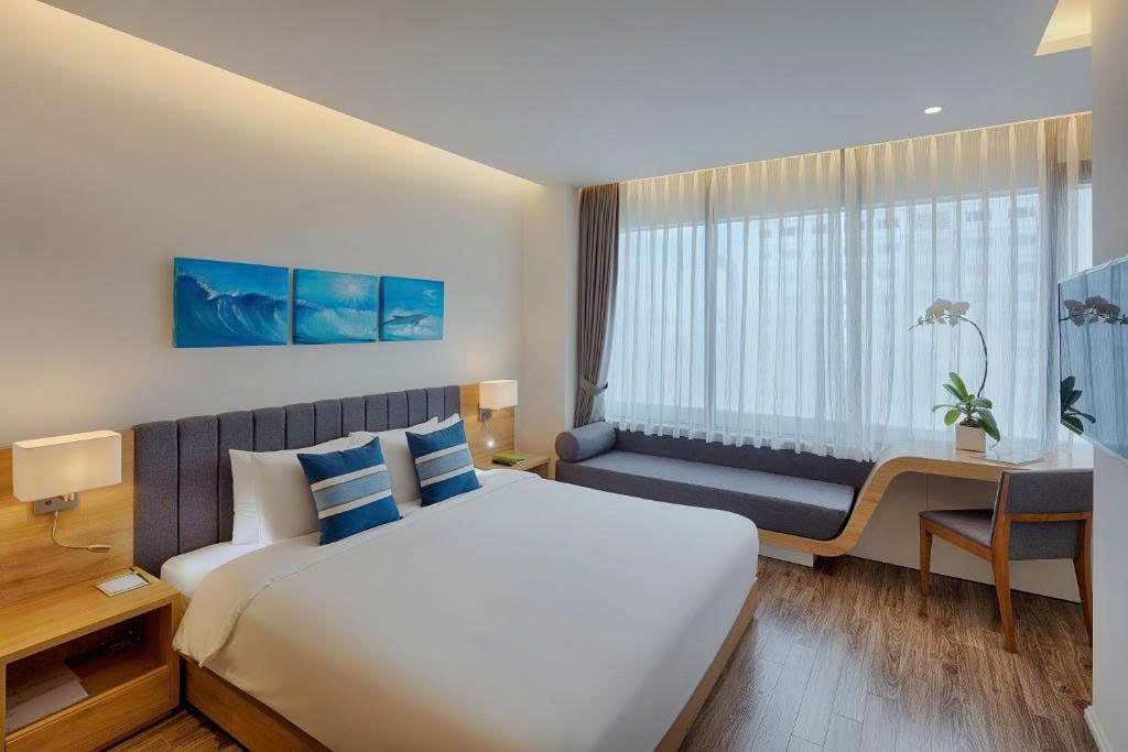 z7044230095190_544740c51de90c940d7e04613f982661-min