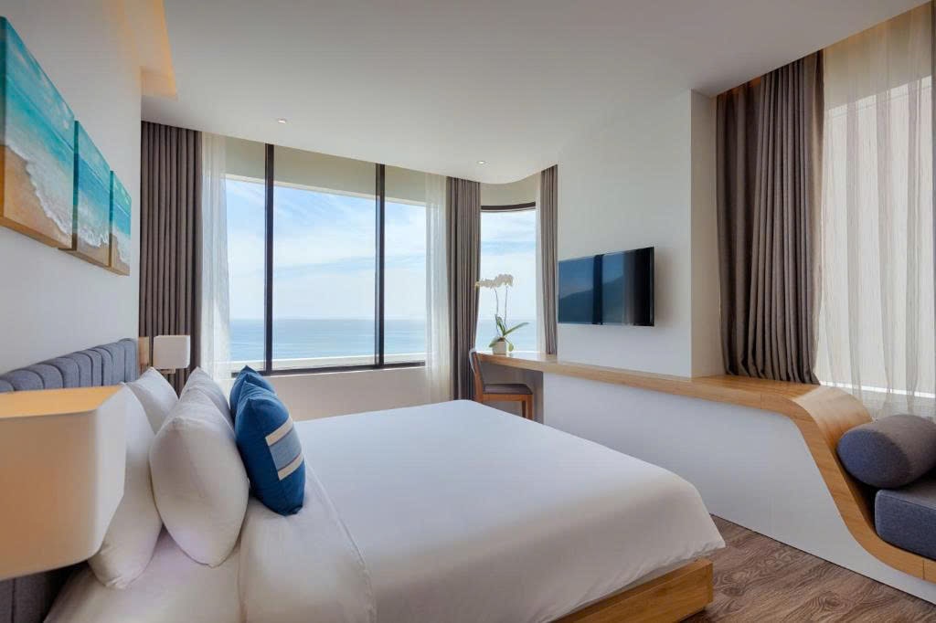 z7044230149718_a0c740262189604274cfe798536e3ca8-min