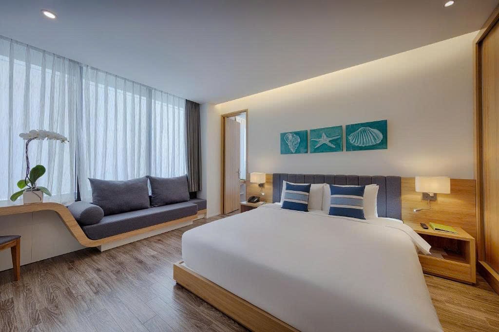 z7044230252092_1389a664260aa17f6bf0189a83025653-min