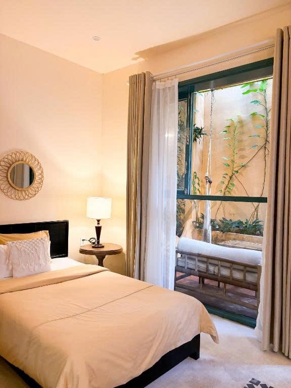 z7135192593614_cc304d14b8c8699c160353d233f1d7a7-min