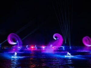 Symphony: Xem Tại Cầu Hồn / Khán Đài Mũi Tàu / Bãi Biển Hoàng Hôn