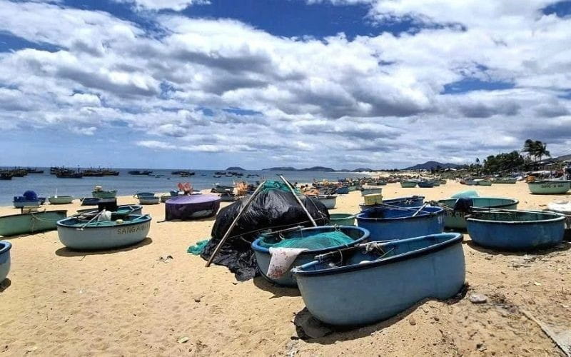 Bến Thuyền Thúng Xã Xuân Lộc - Vẻ Đẹp Làng Chài Dưới Chân Đèo Cù Mông