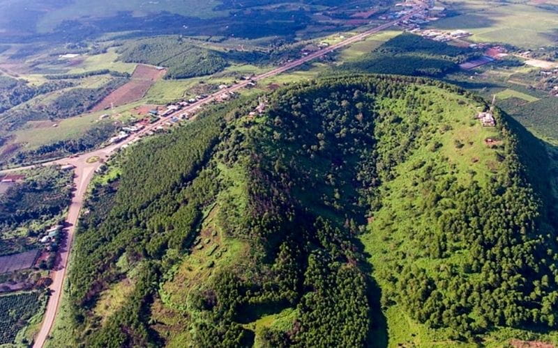 Chinh Phục Núi Lửa Chư Hơ Rông Gia Lai: Khám Phá Vẻ Đẹp Hoang Sơ Giữa Đại Ngàn